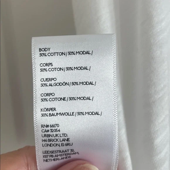 The Quinn V-Neck Tee by Pilcro - Picture 13 of 16